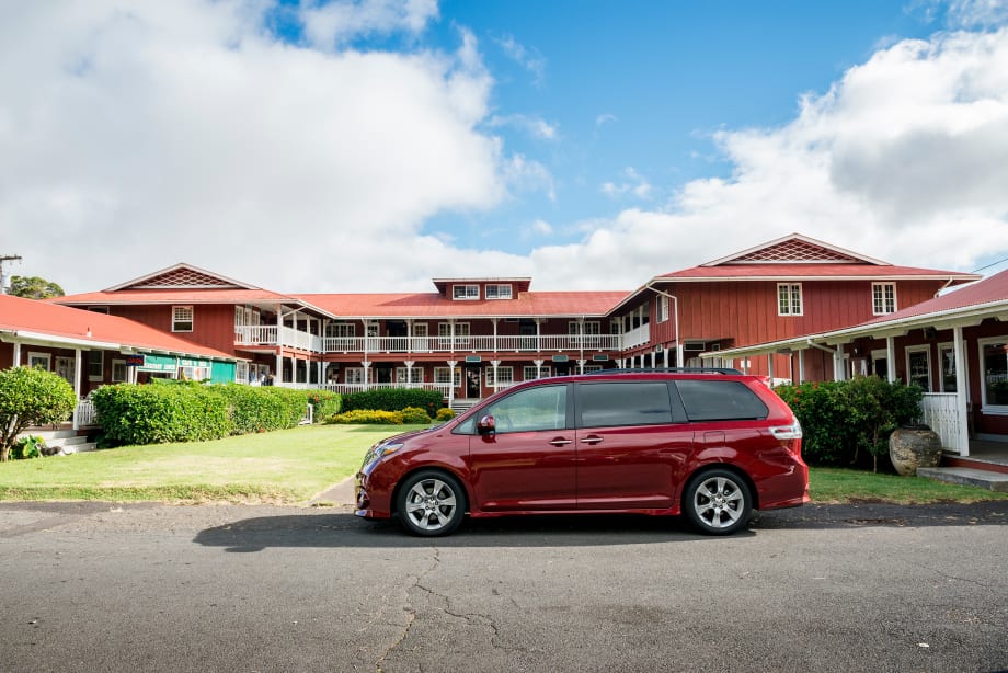 Toyota Recalls Sienna Minivans for Overhead Grips