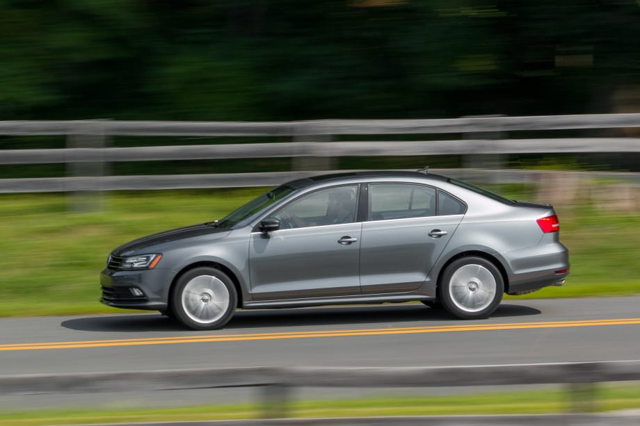 Volkswagen Recalls 2015 Jettas for Headlights