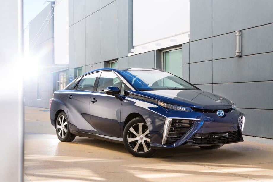 Toyota Mirai Orders Reach 1,500 in Japan