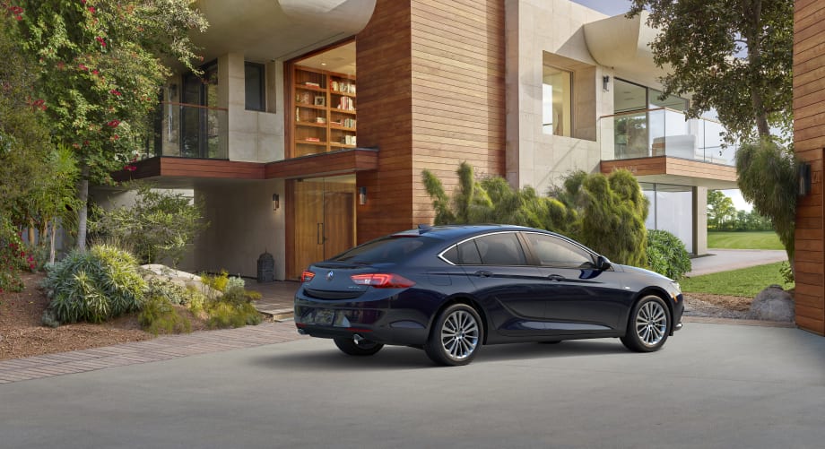 Buick Reboots 2018 Regal as Wagon, Hatchback