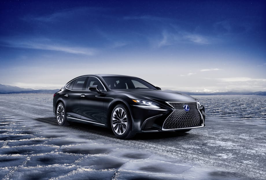Lexus Flagship Sedan Gets Hybrid Model
