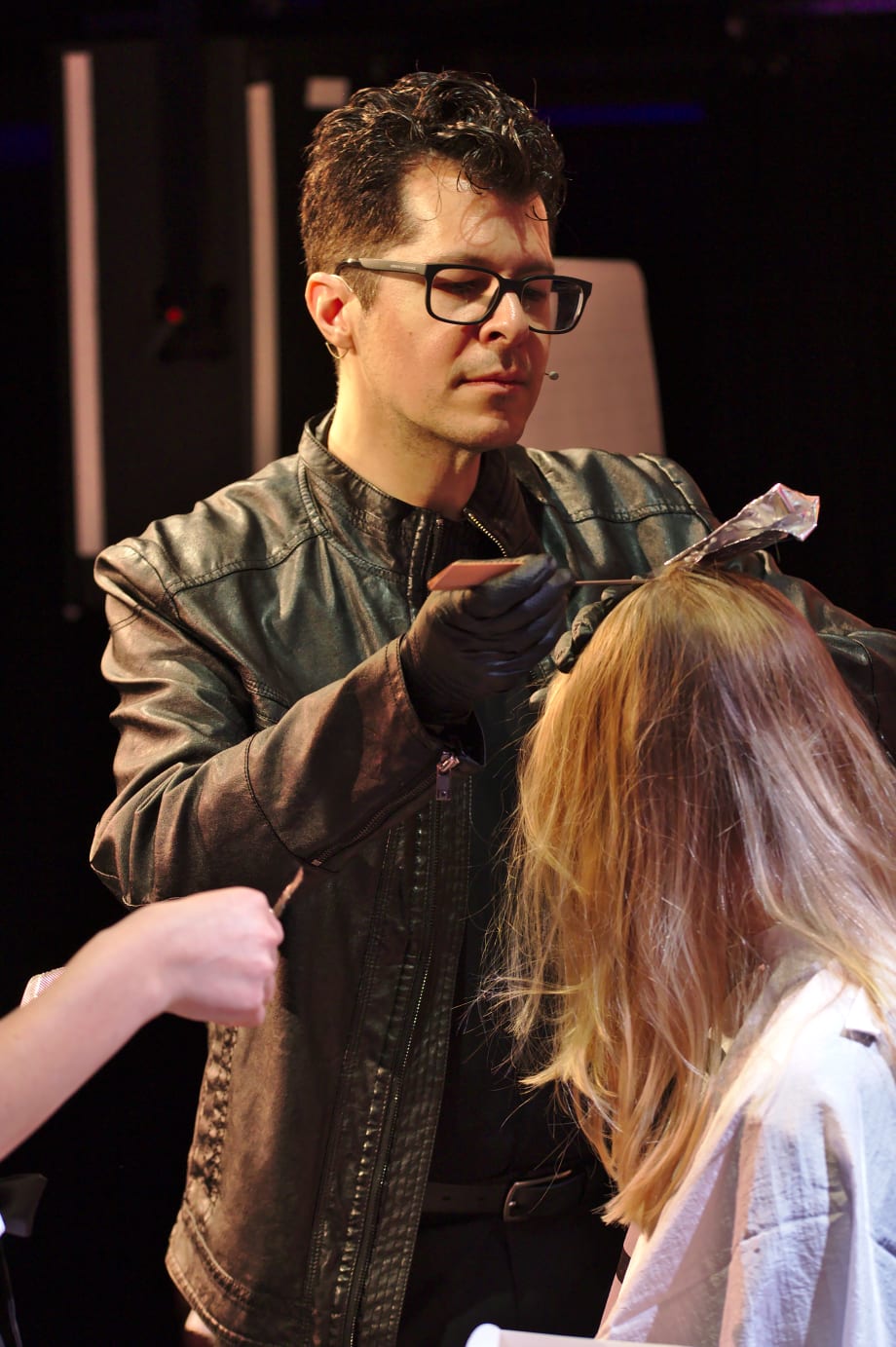 Lowlighting Application Techniques That Work on Every Blonde