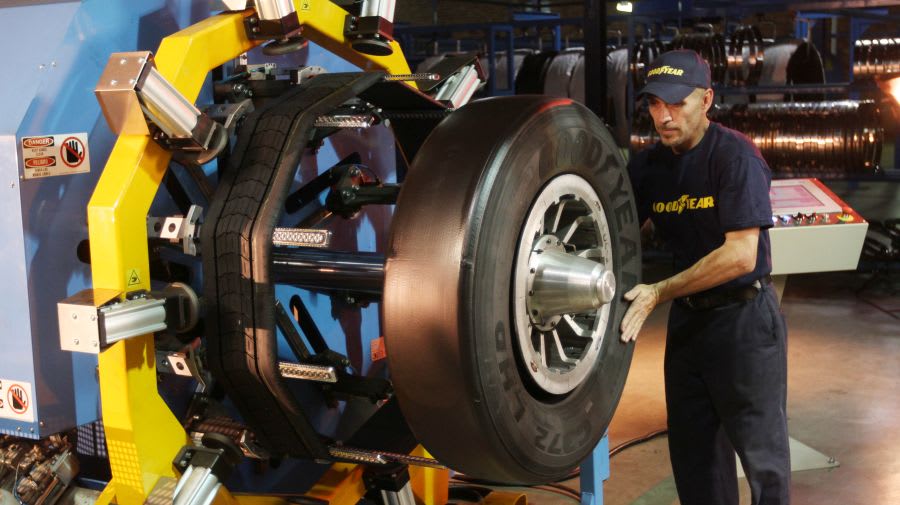 How to Select the Best Retread Truck Tire