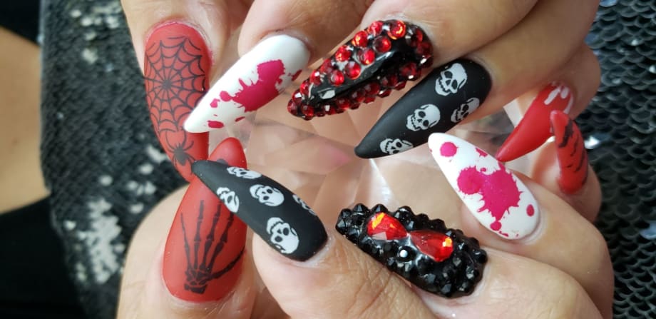 Day 286: Skulls and Spiders Halloween Nail Art