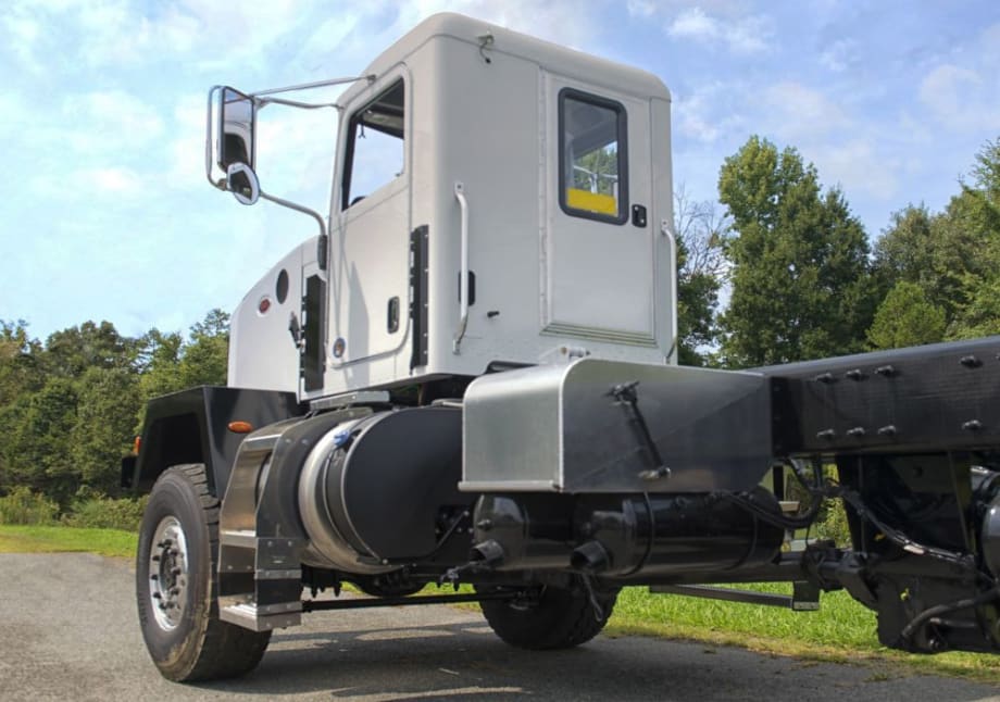 Fontaine Designs Narrow Peterbilt Cab Option