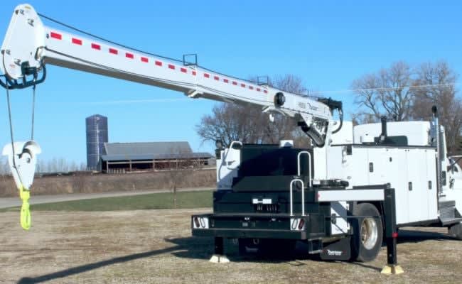 Maintainer Introduces 30-Foot Service Crane