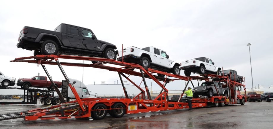 Jeep Gladiator Heads to Dealers