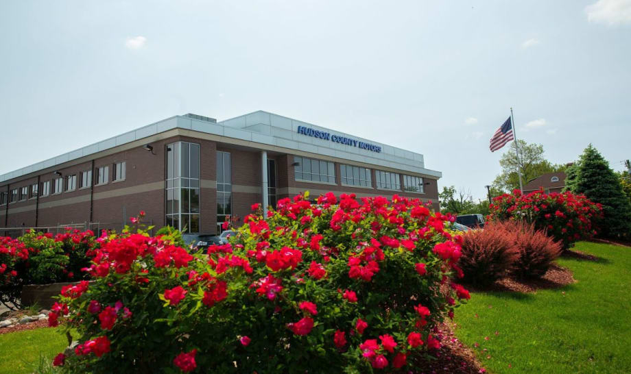 BYD Signs Hudson County Motors as Truck Dealer