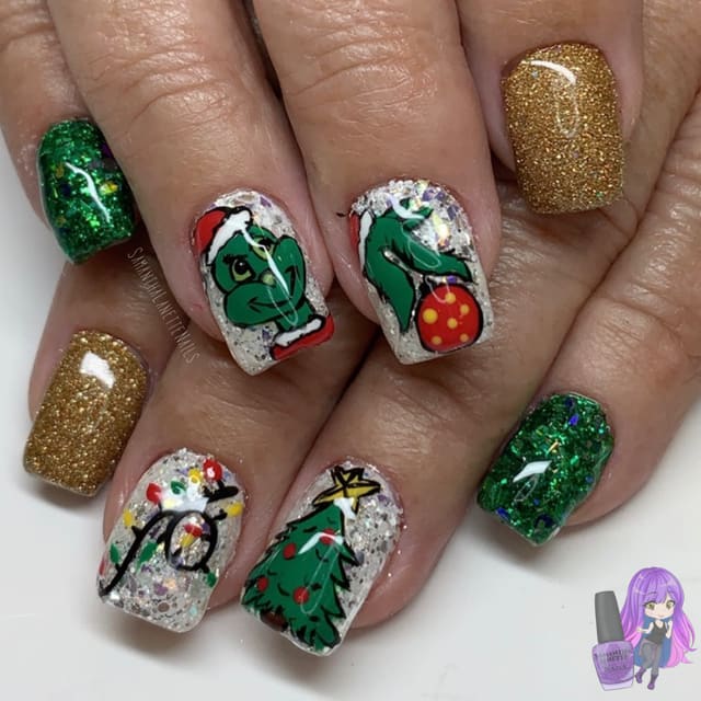 Day 353: Grinch and Wreath Nail Art