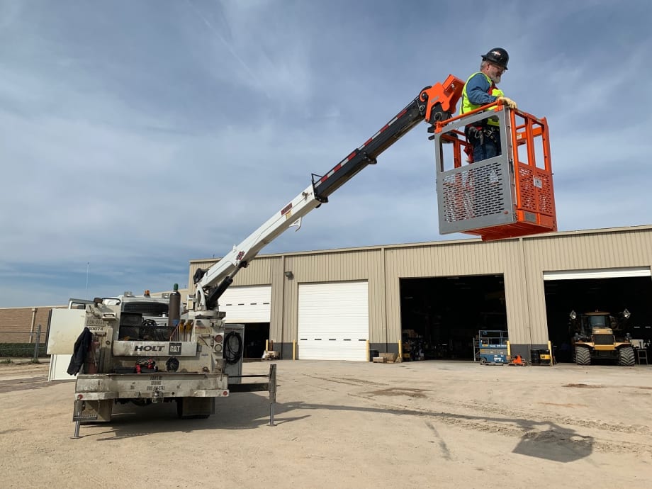 LiftWise Introduces Single Man Folding Basket for Service Cranes