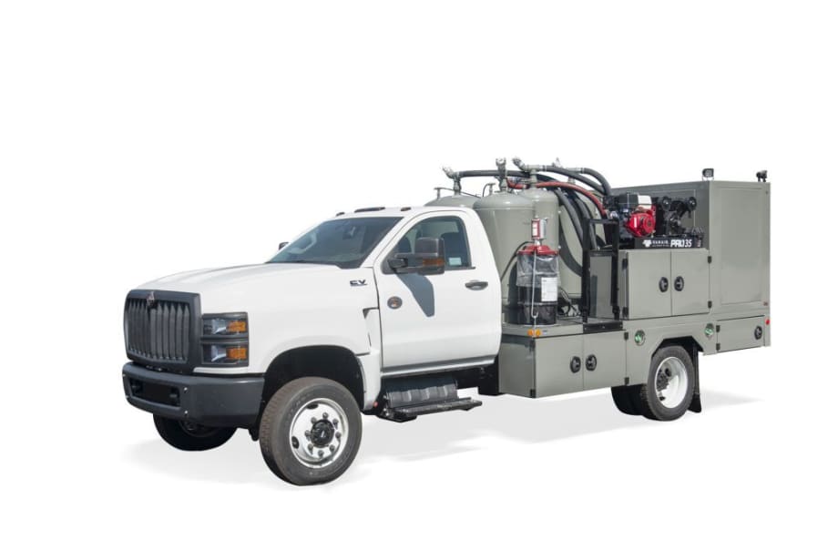 Sage Oil Shows Off Full Line of Equipment