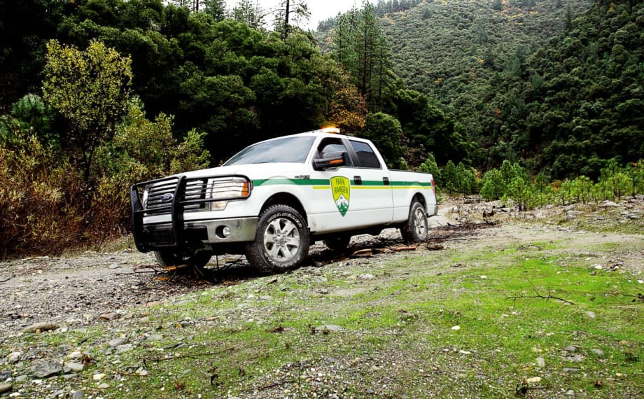 Service Centers Stay Open to Keep Commercial Trucks Running