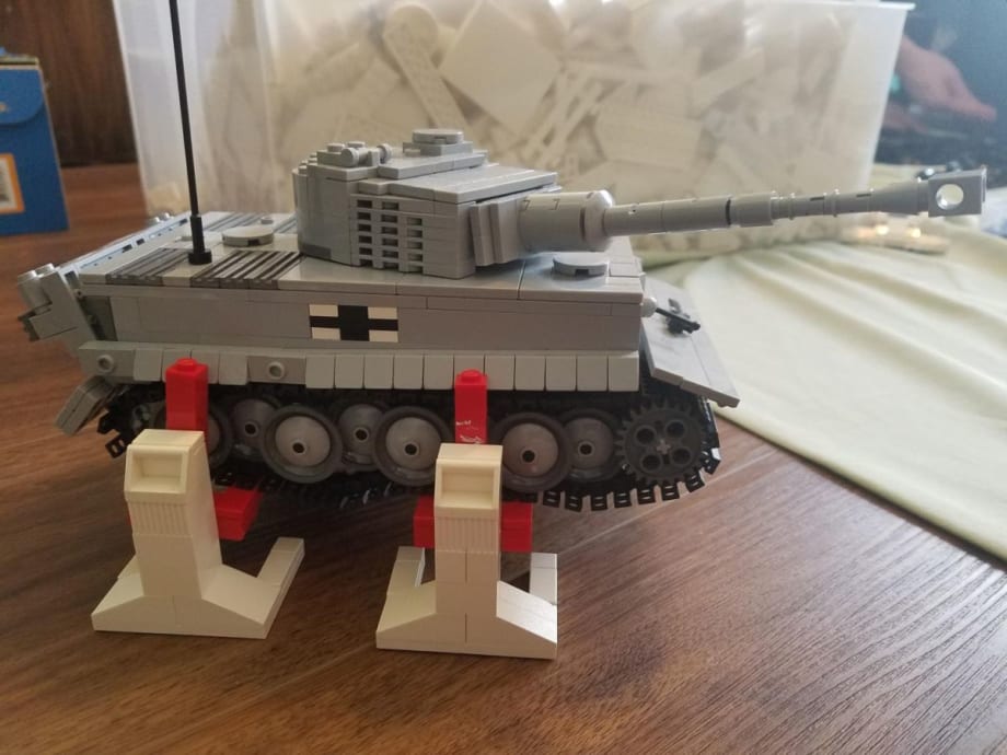 Lego Engineer Creates Stertil-Koni Lifts