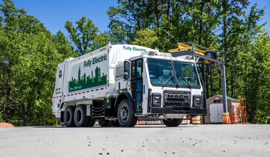 Mack Commercializes the LR Electric Refuse Truck