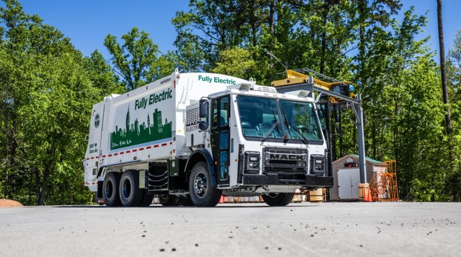 Mack LR Electric Helps NYC Department Win Calstart Honor