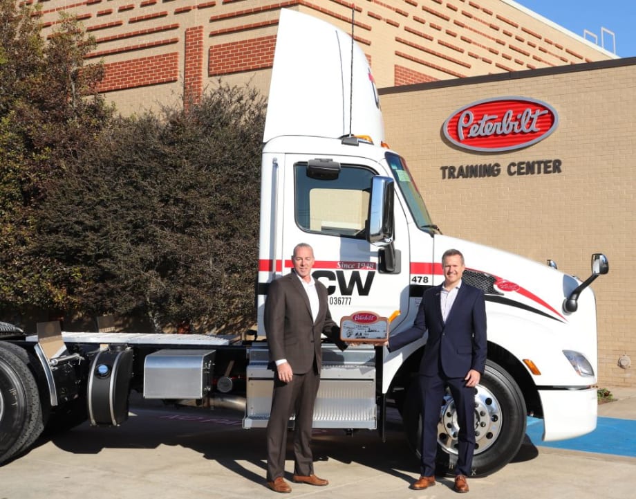 Peterbilt Delivers Model 579 with 250,000th Paccar MX Engine