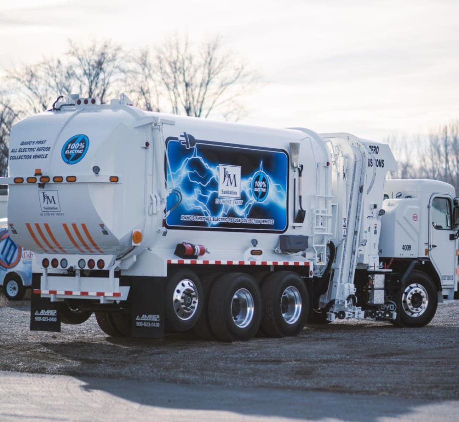 J&M Sanitation Deploys BYD Electric Refuse Trucks