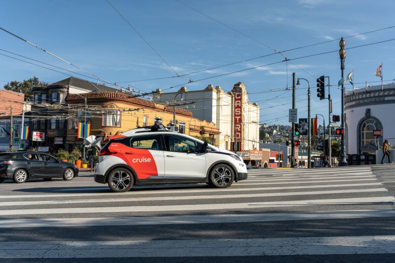 Cruise Robotaxis Block Street in San Francisco