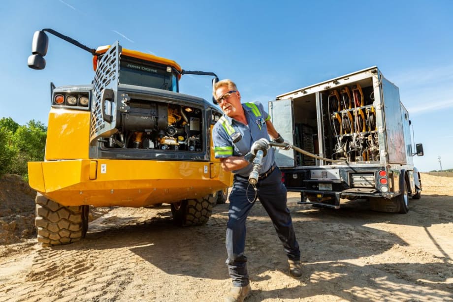 Top Challenges & Equipment Needs for a Lube Truck Mechanic