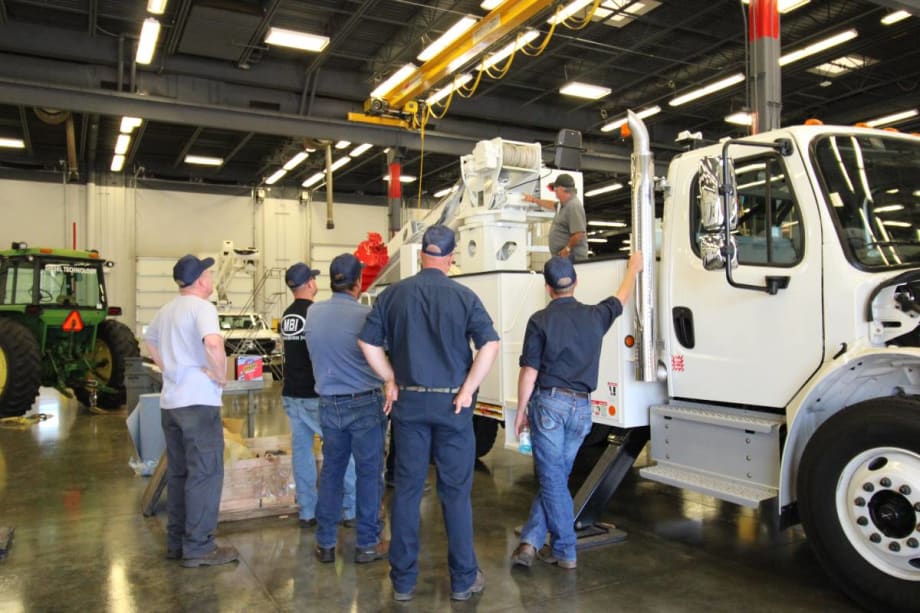 Terex Utilities Service School Provides Tech Instruction