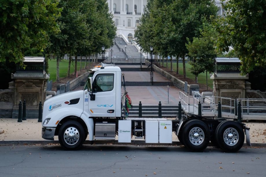 Peterbilt Model 579EV Visits Nation’s Capital