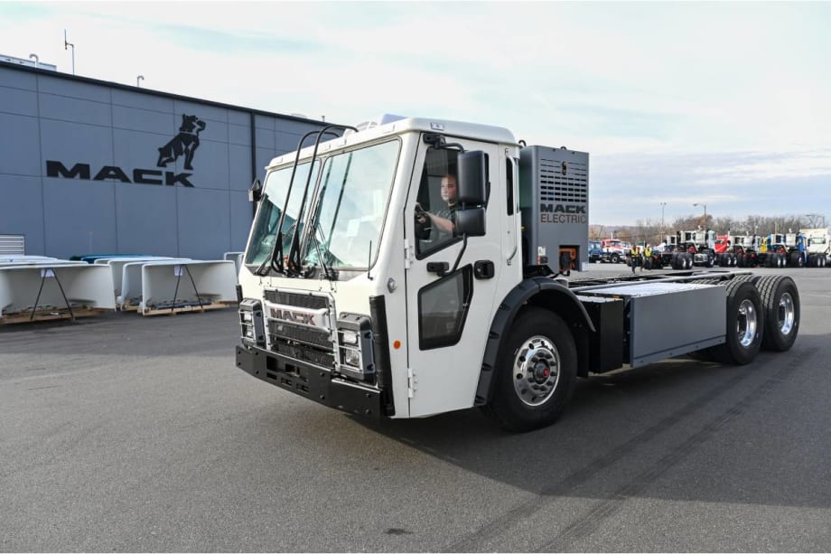 Mack LR Electric Now in Serial Production