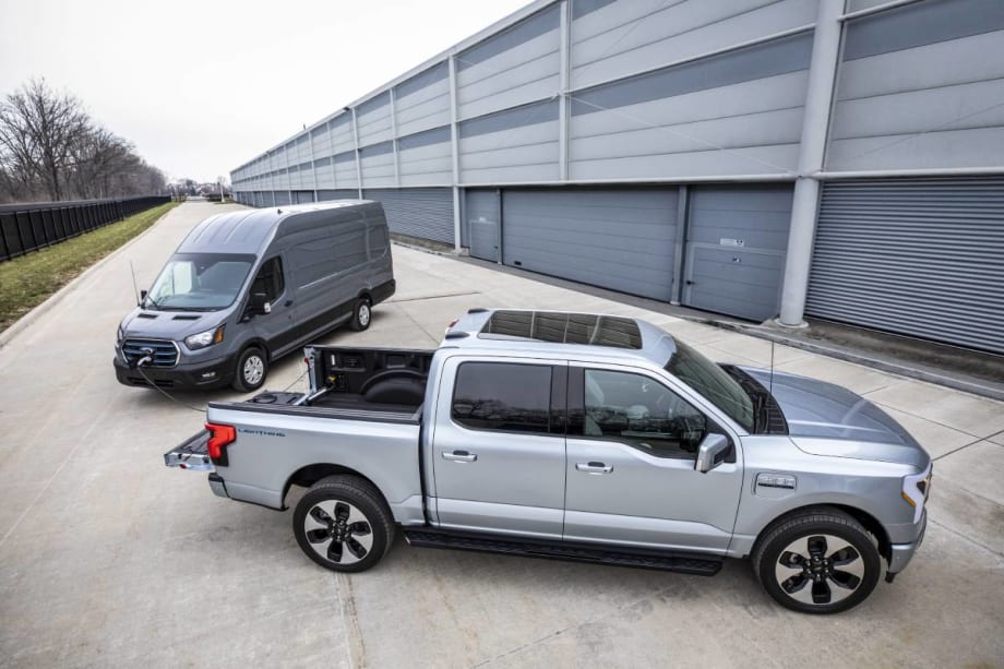 F-150 Lightning, Hybrid to Enable Vehicle-To-Vehicle Charging