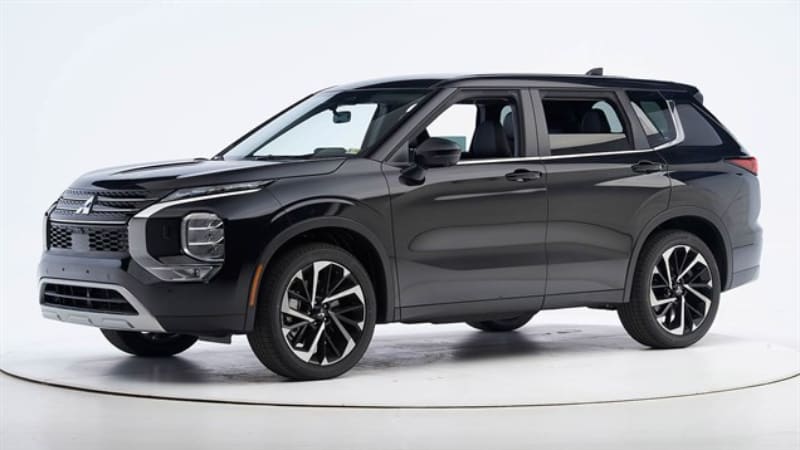 2022 Mitsubishi Outlander Earns IIHS’ Top Safety Accolade 