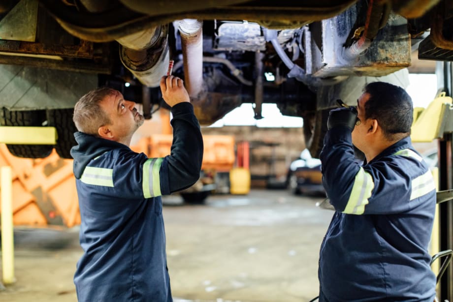 Truck Fleet Maintenance Guide: 3 Strategies for Success