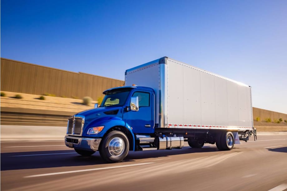 Kenworth Adds Cummins B6.7N Natural Gas Engine to Medium-Duty Line