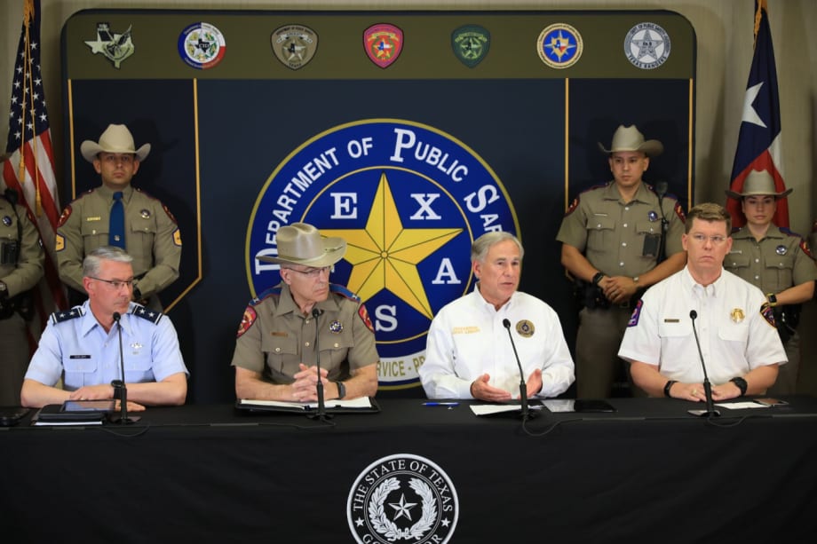 Abbott's Texas Border Inspections Causing Long Delays