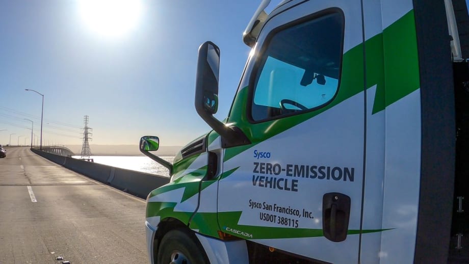 Sysco to Buy up to 800 Freightliner eCascadia Trucks