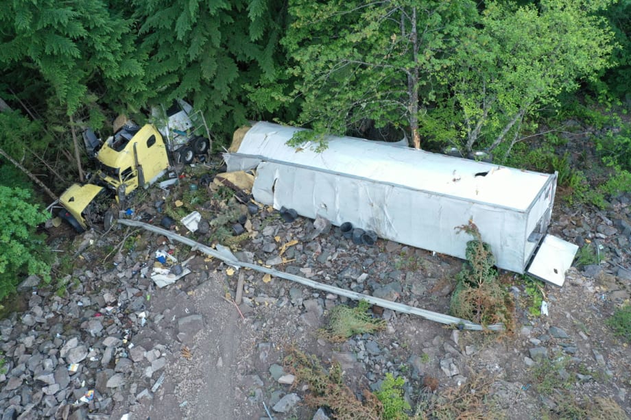 NHTSA: Fatalities Involving Large Trucks Increased in 2021