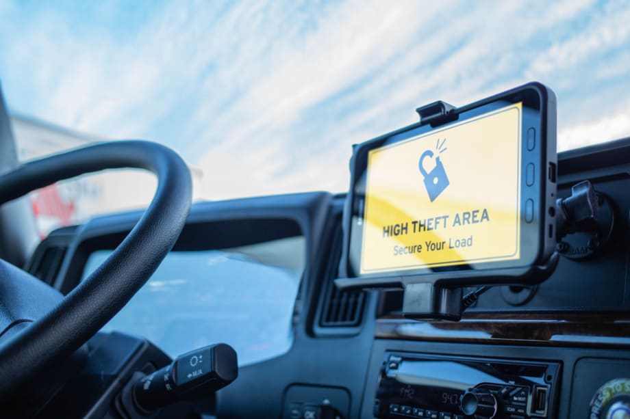 Drivewyze, Verisk Collab to Fight Cargo Theft