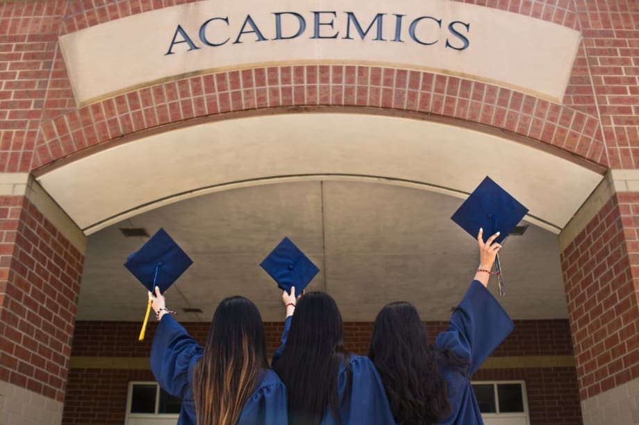 SoCalGas Awards Scholarships to Central, Southern California Students