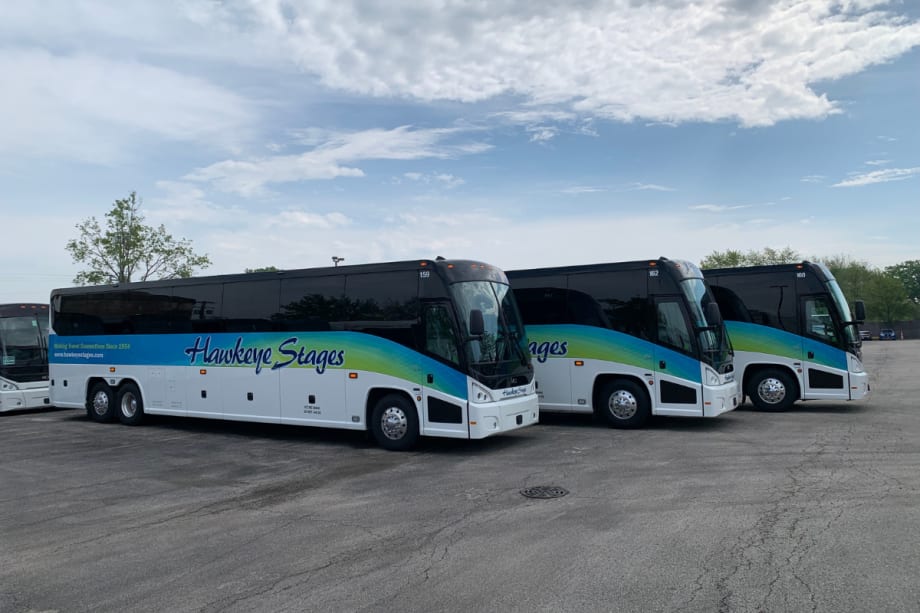 MCI Delivers 4 Luxury Coaches to Iowa’s Hawkeye Stages