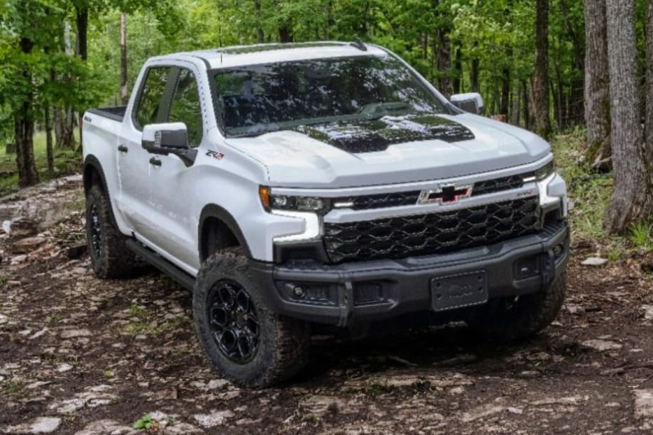 Chevrolet Introduces Silverado ZR2 Bison