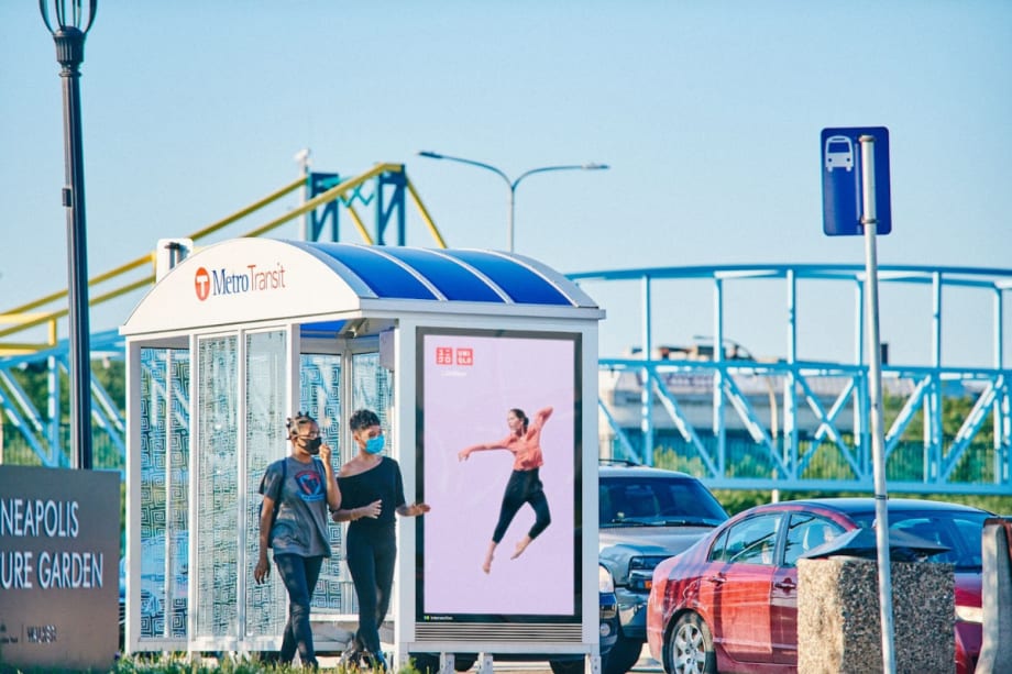 Metro Transit, Intersection Sign New Ad Contract