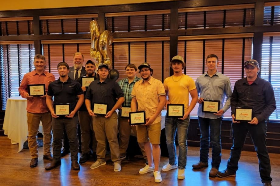 Navistar Graduates First Uptime Academy Class