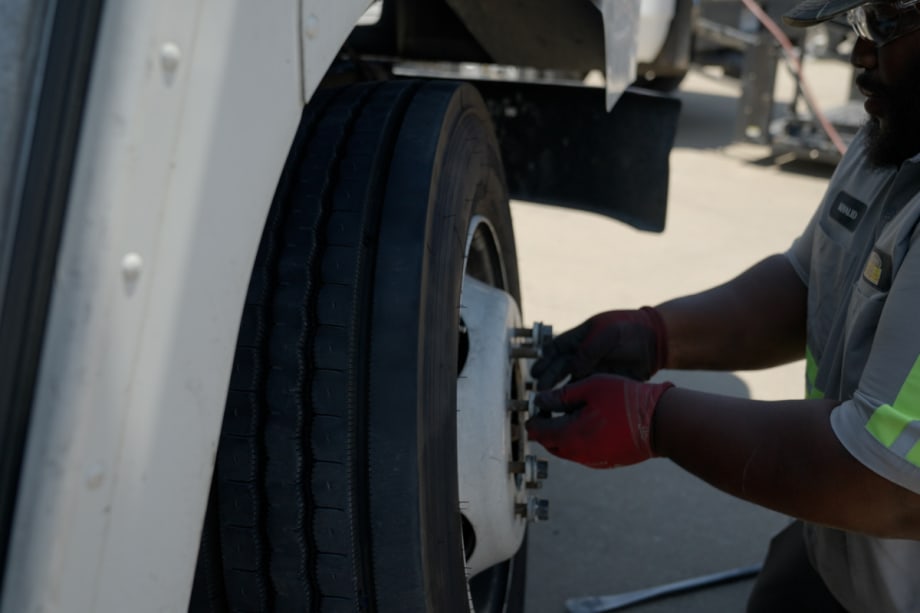 Bridgestone Rolls Out Informative Tire System