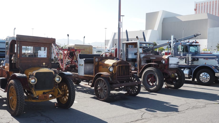 Over 800 Vintage Trucks Draw Crowds at ATHS Show