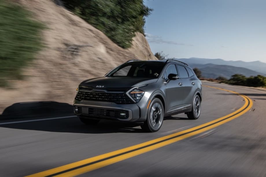 Kia's First Plug-In Hybrid Sportage Debuts
