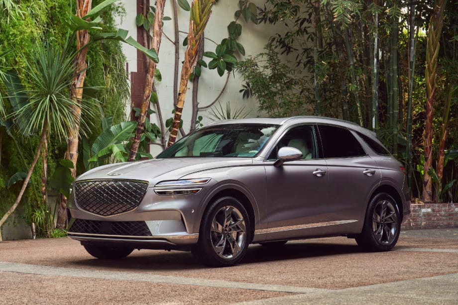 2023 Electrified GV70: Model Features & Pricing