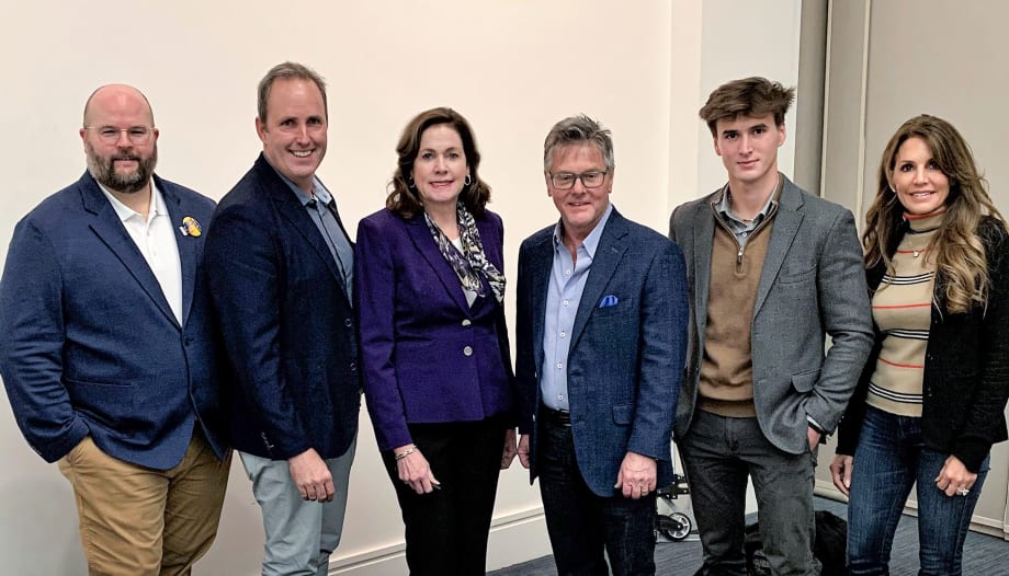 MCI to Deliver 25 New Coaches to Peter Pan