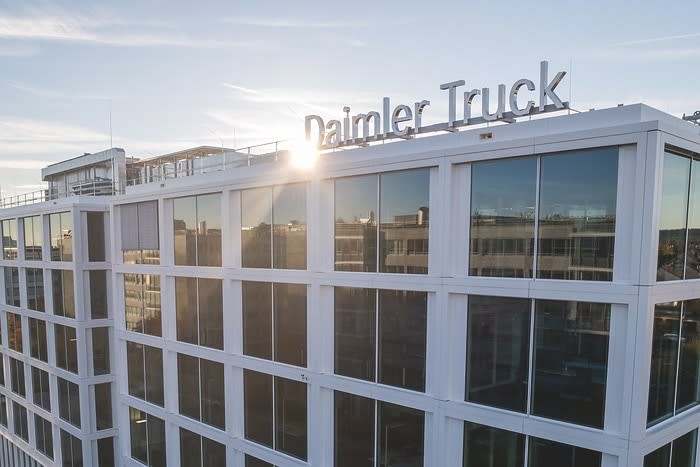 Daimler, Toyota to Merge Mitsubishi Fuso and Hino Motors