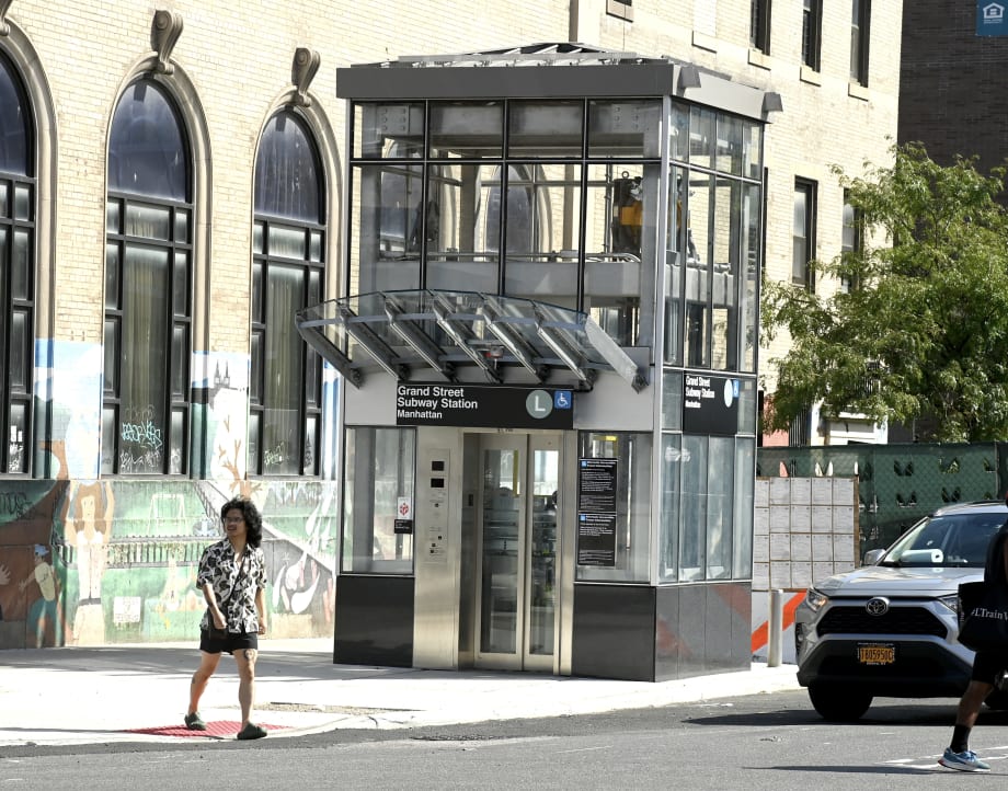 New York Gov. Announces Progress in Increasing MTA Accessibility