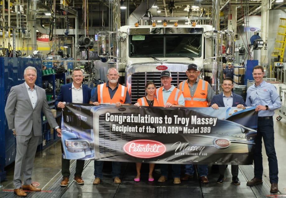Saying Farewell to a Legend: Peterbilt's Model 389 Nears the End of an Era