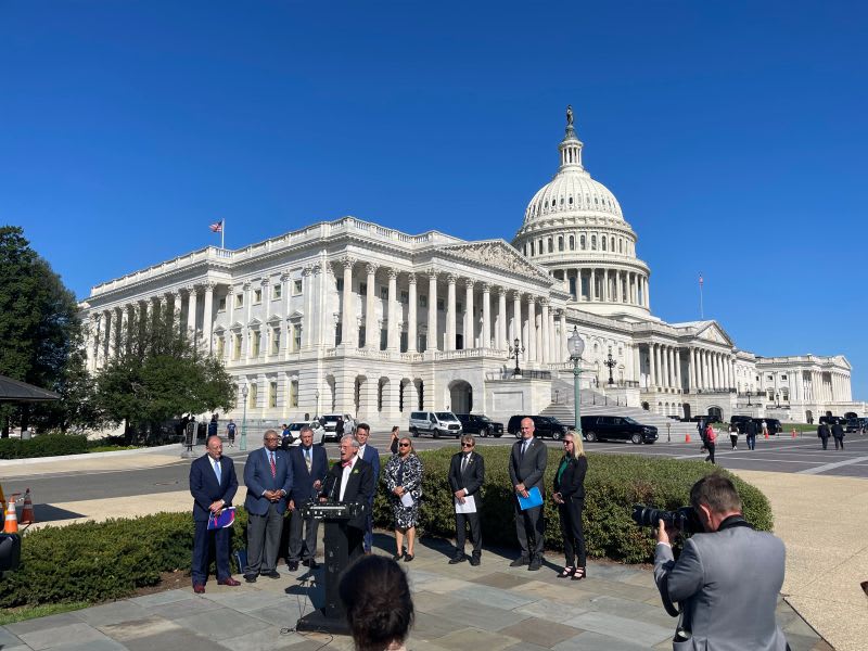 APTA Hosts 2023 Congressional Fly-In, Emphasizes Public Transit Funding