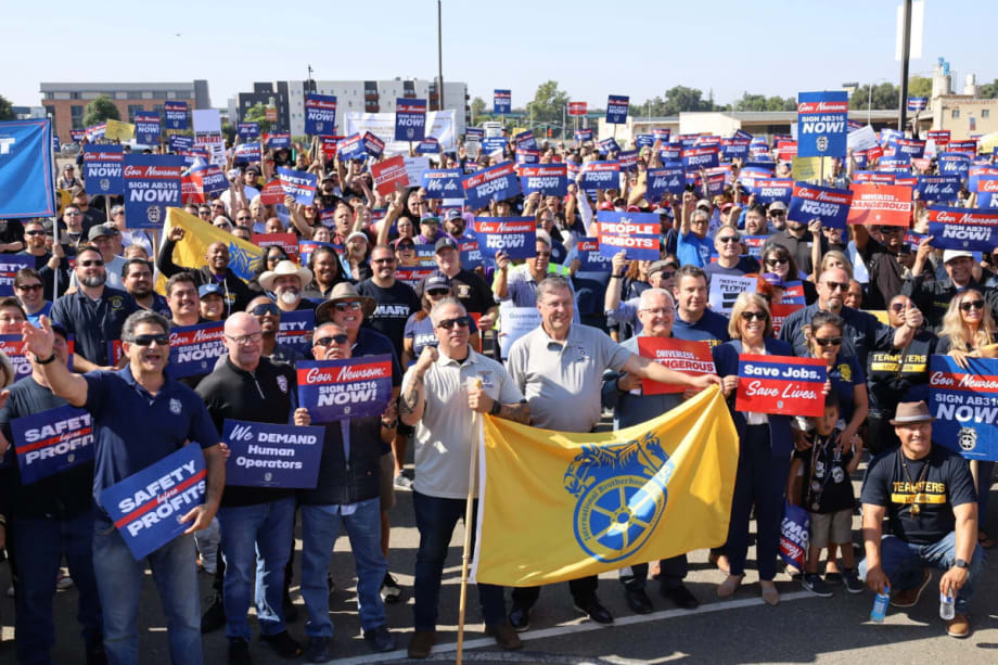 Newsom Vetoes California Autonomous Truck Bill