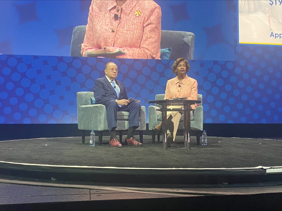 FTA Discusses Initiatives, Bus Manufacturing at APTA TRANSform & Expo